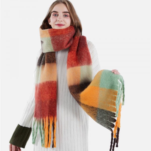 New European and American autumn and winter like cashmere scarf women's wool tassel knitted plaid shawl